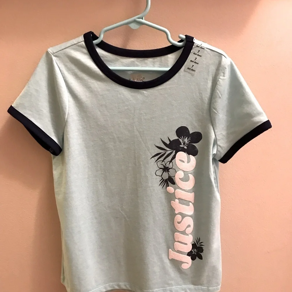 Justice girl’s light green size 7 t-shirt. NWT